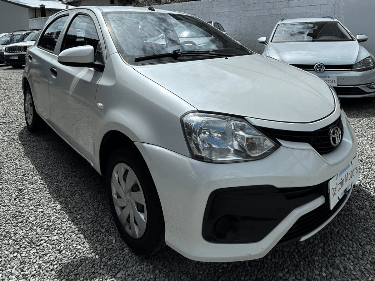 Toyota Etios 2018 — Raitzin Motors Bariloche