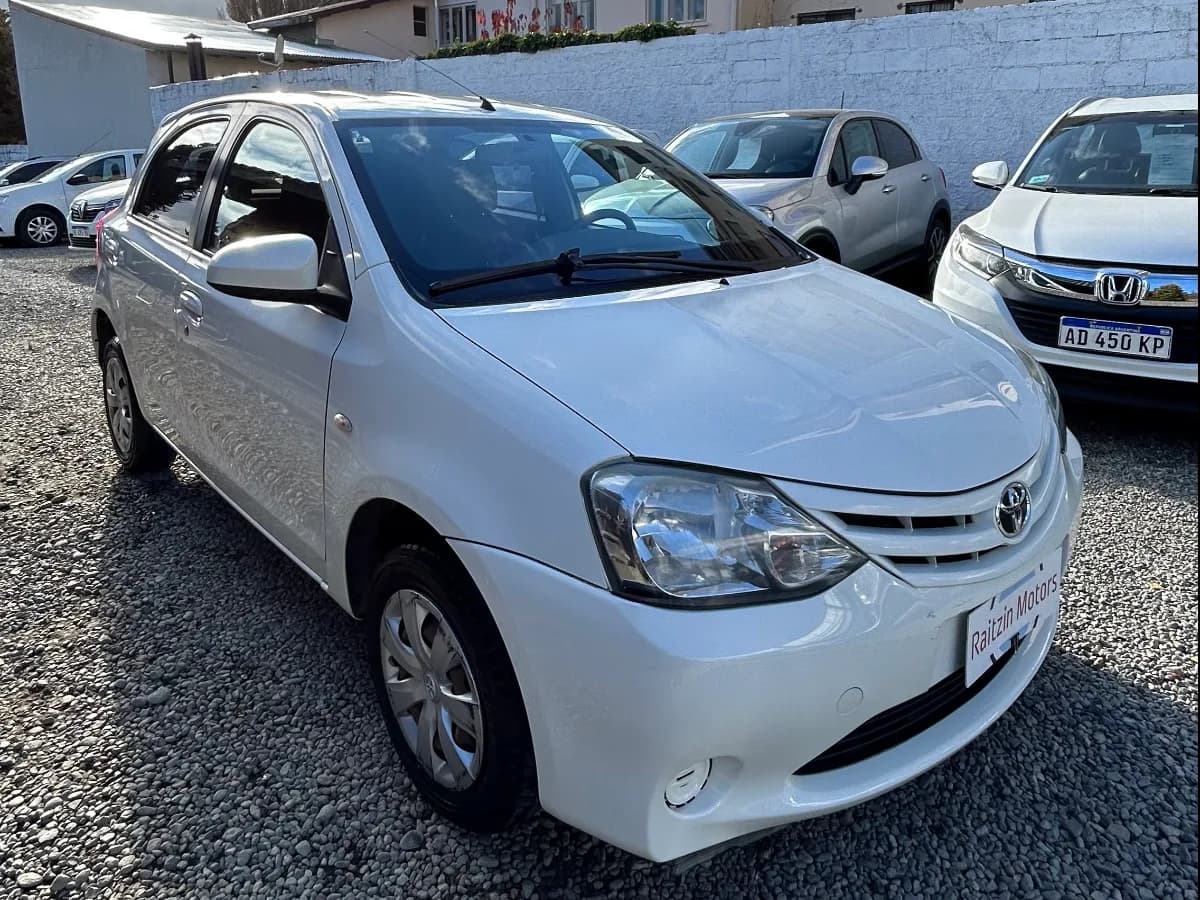 Toyota Etios XS 2015 — Raitzin Motors Bariloche