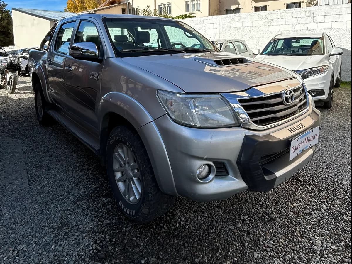 Toyota Hilux SRV 2015 — Raitzin Motors Bariloche